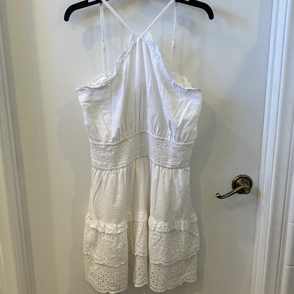 Elegant White Mini Dress - Picture 1 of 9